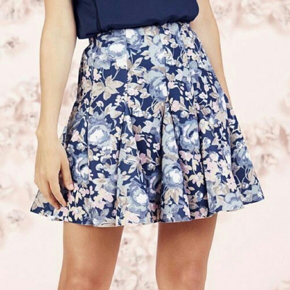 LC Lauren Conrad Dresses & Skirts - LC Lauren Conrad Runway Collection Skirt 12 NWT